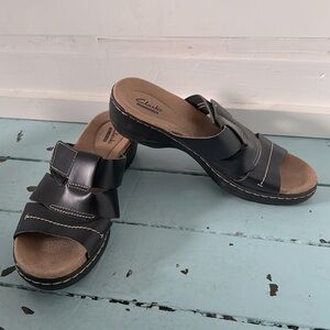 Clark’s Collection 7  Black Slip-on Sandal 2” Heel Velcro Adjustable Str…